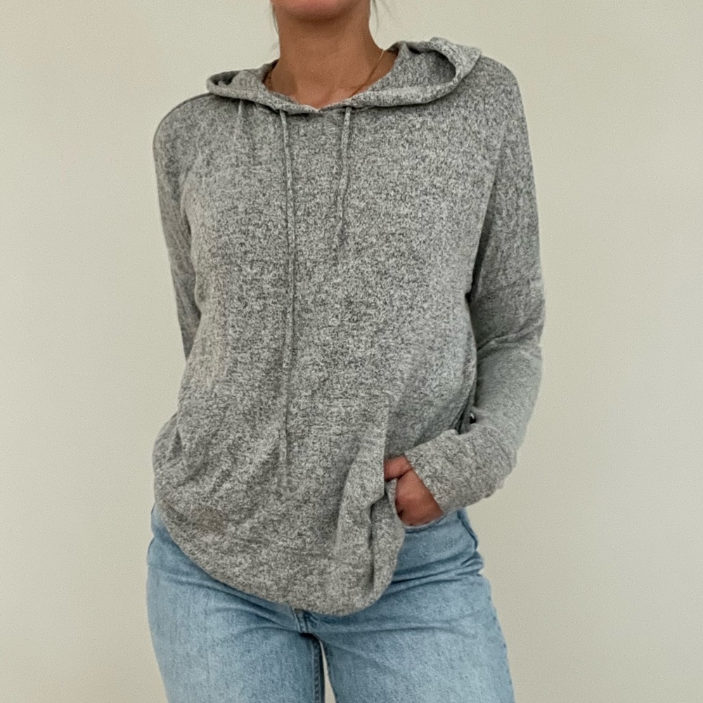 Bundle: 2 hooded lightweight thin sweatshirts